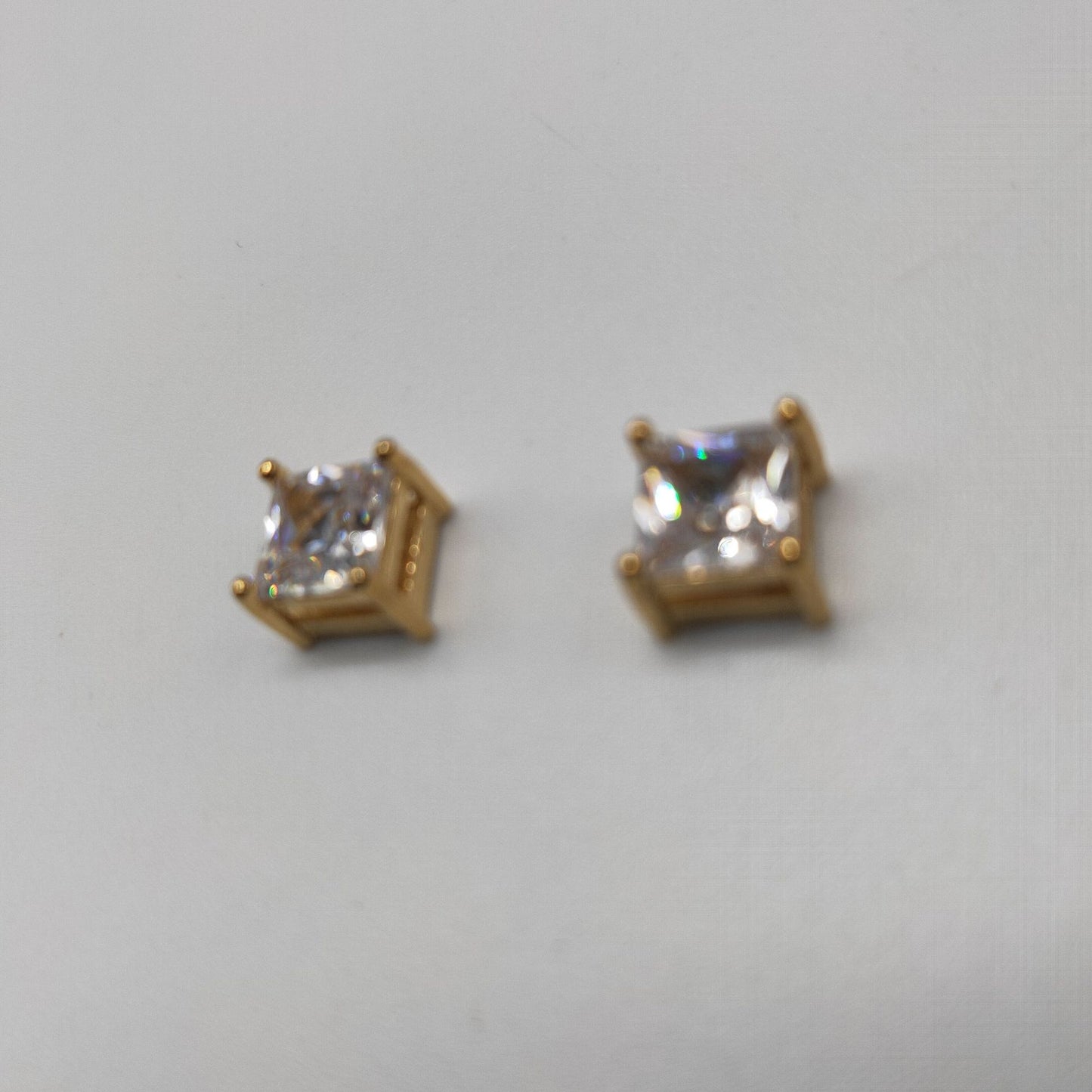 No Pierced Pseudo Material Zircon Magnet Earrings