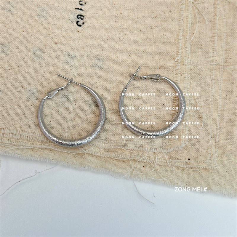 Women's Simple Big Hoop Retro Commuter Cold Earrings