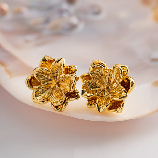 Simple Exquisite Versatile Little Daisy Design Earrings