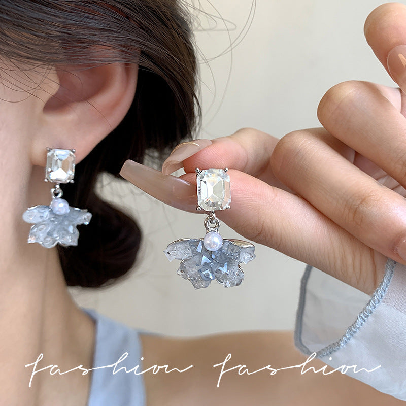 Unique Design Light Luxury High-grade Ice Crystal Earrings