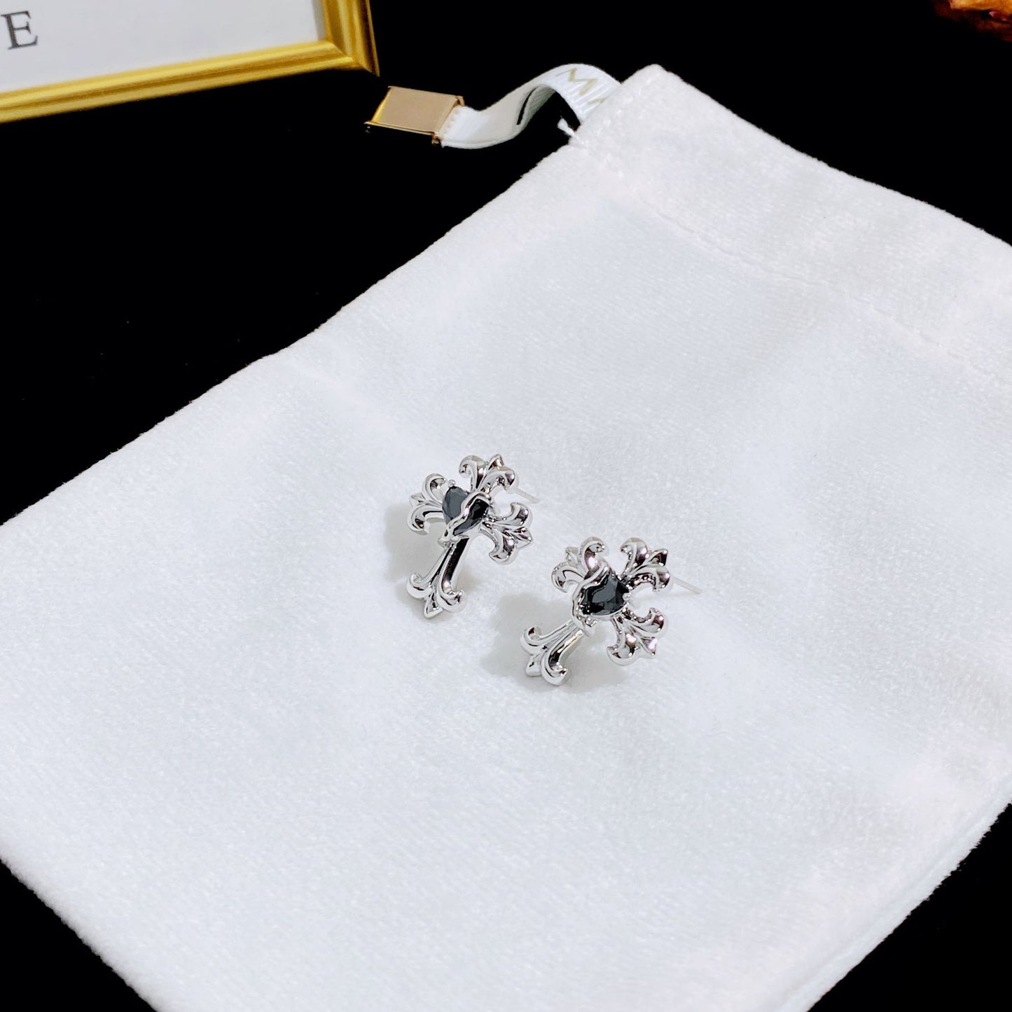 Female Personality Black Zircon Sier Pin Earrings