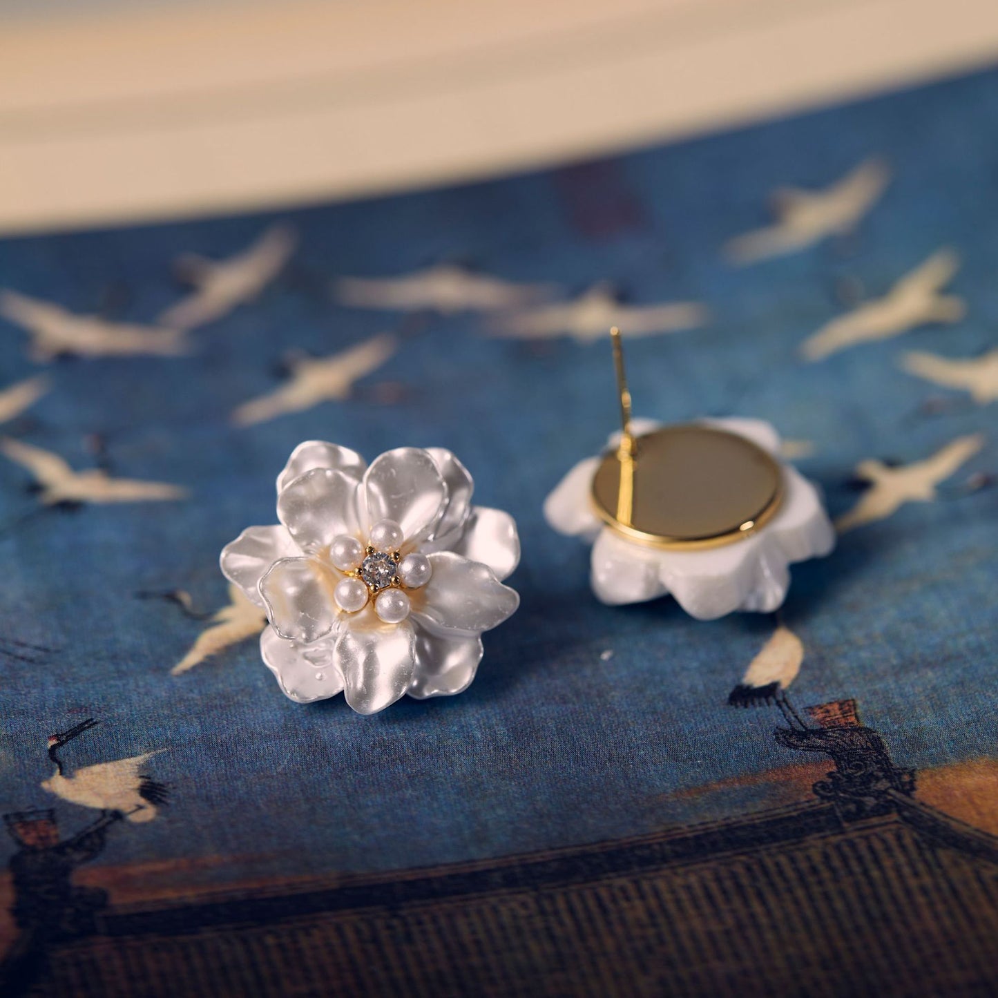 Fresh White Flower Ear Clip Mosquito Earrings