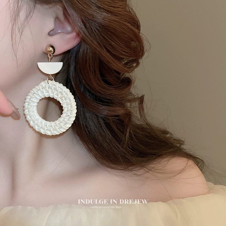 Women's To Make Round Face High-grade Irregular Earrings