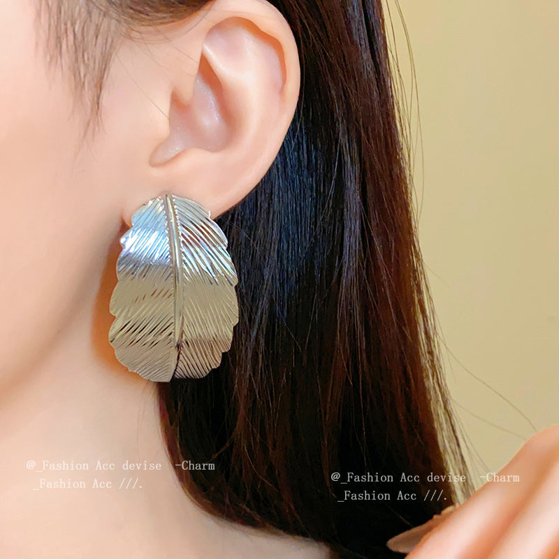 Women's Sier Needle Exaggerated Metal Feather Elegant Earrings