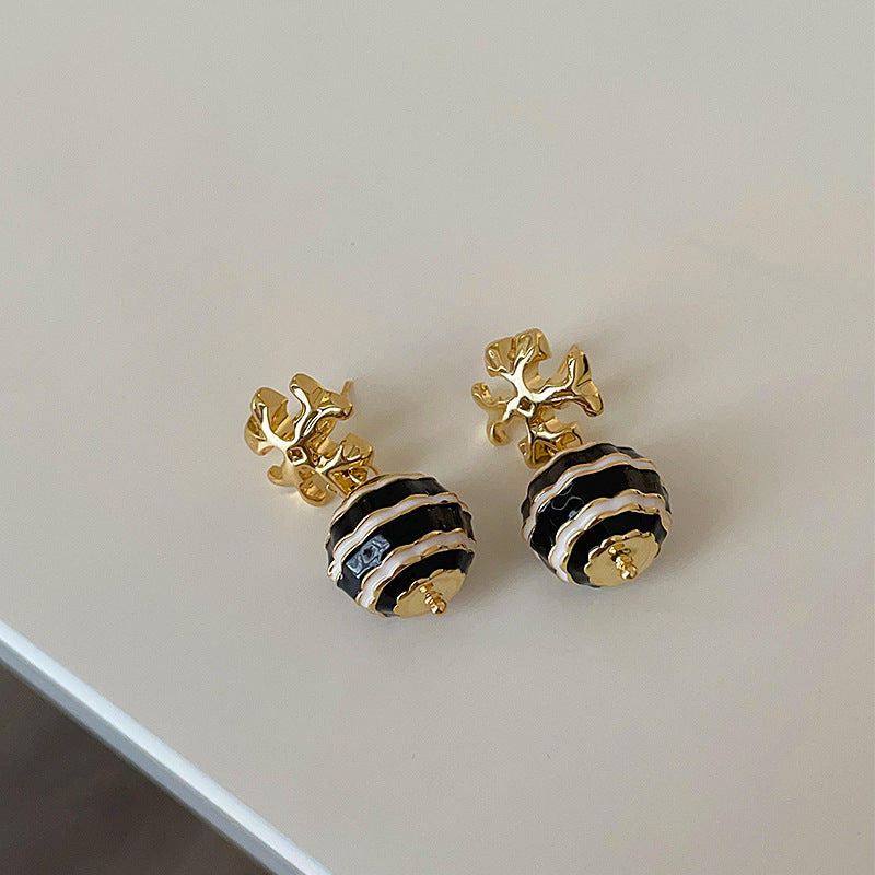 Zhang Black White Hot Air Balloon Female Entry Lux Earrings