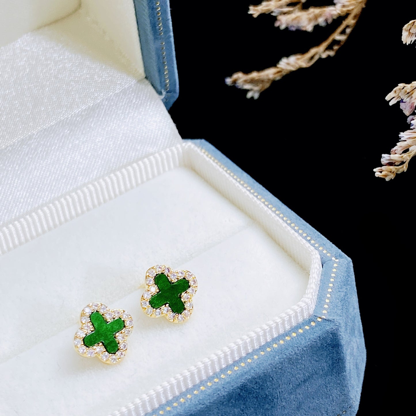 Women's Micro Inlaid Zircon Four Leaf Clover Ear Sier Earrings