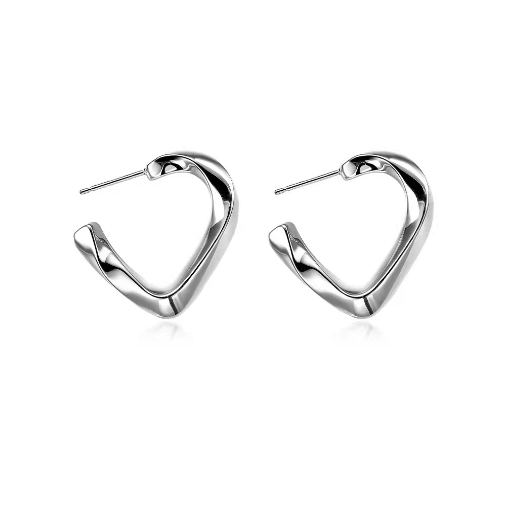 Love Heart Sier Pin Retro Design High Earrings