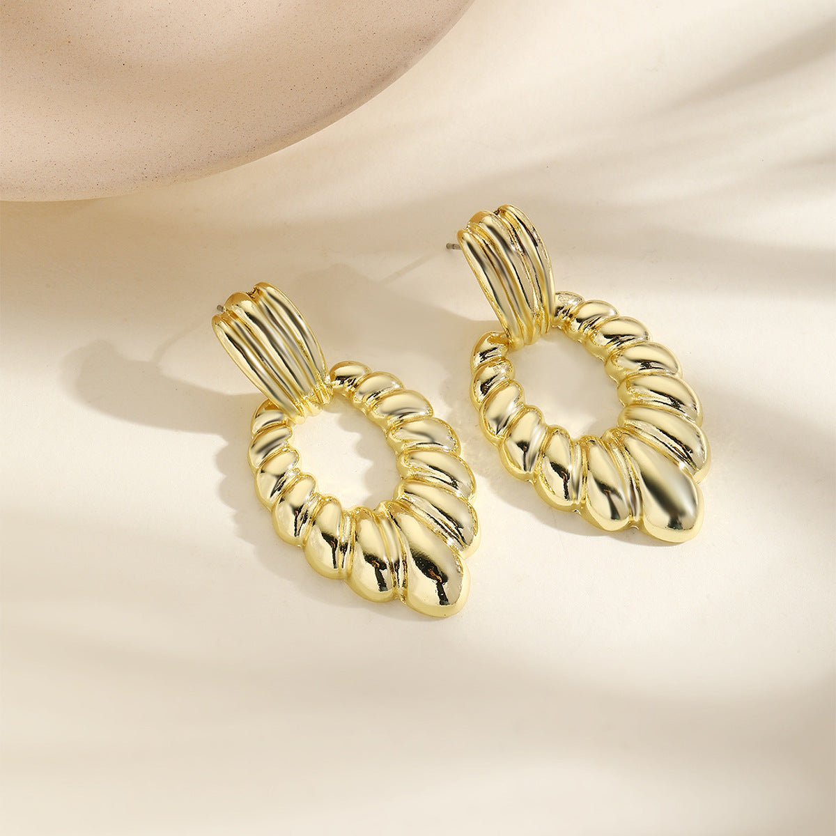 Metallic Simple Exaggerated Temperamental High-grade Metal Earrings