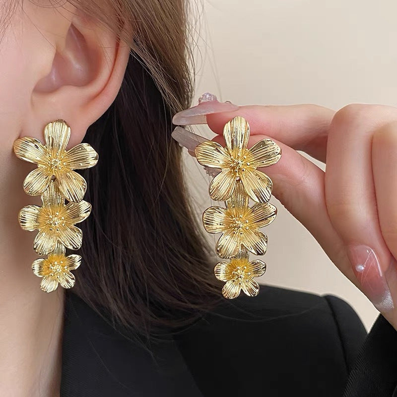 Women's Exaggerated Personalized Elegant Flower Niche Design Earrings