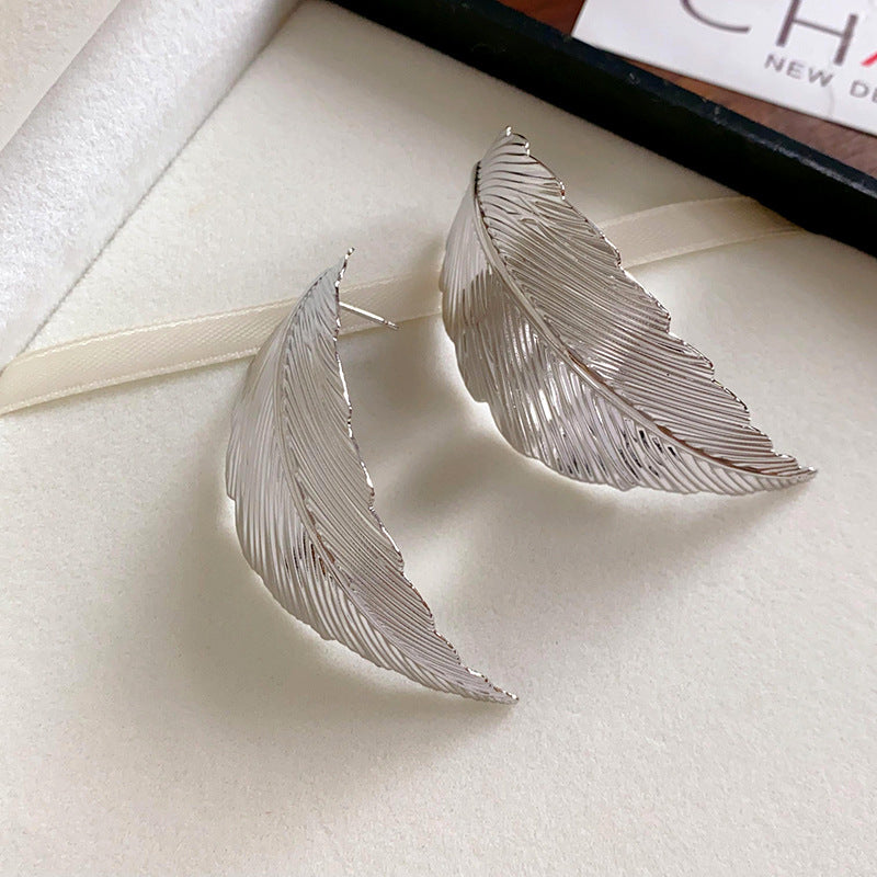 Women's Sier Needle Exaggerated Metal Feather Elegant Earrings