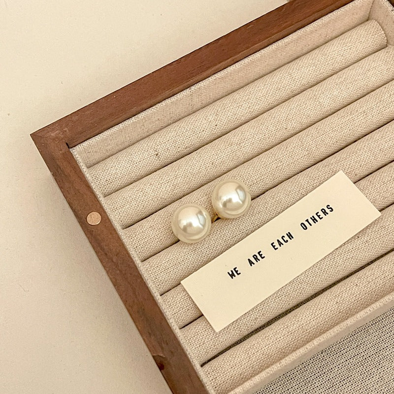 Women's Bright Pearl Simple Basic Style Twin Earrings