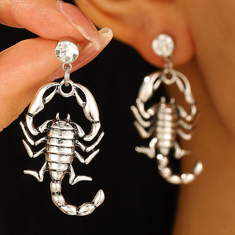 Exaggerated Personalized Diamond Snake Scorpion Female Senior Hip Earrings