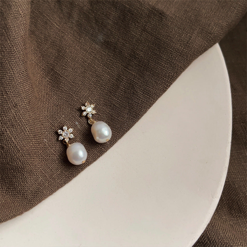 Women's Pearl For French Style Retro Elegant Niche High-grade Light Earrings