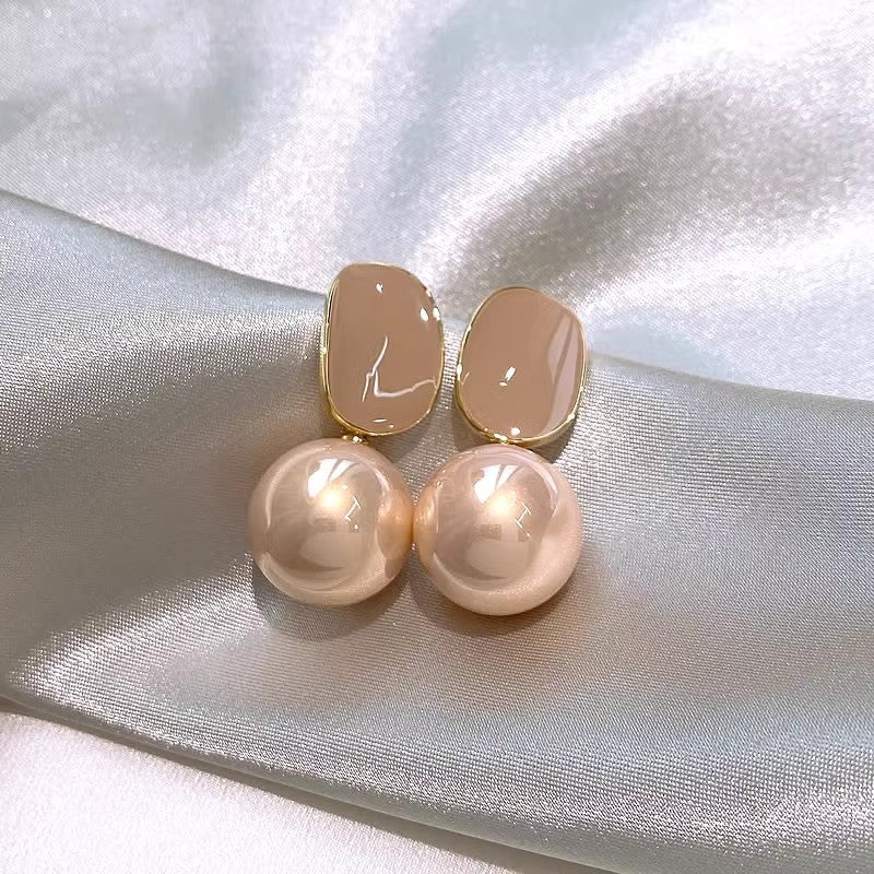 Women's High-grade Zircon Pearl French Minority Retro Earrings