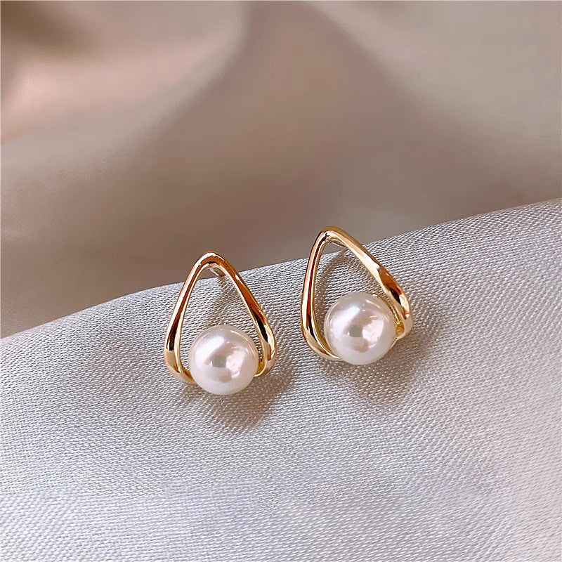 Women's High-grade Zircon Pearl French Minority Retro Earrings