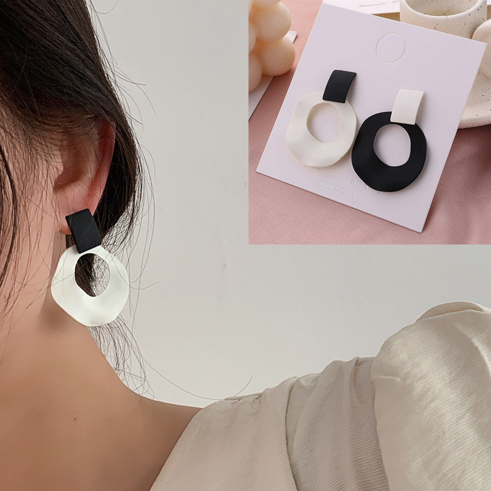 Women's Long Sier Needle Tassel Face Slimming Earrings