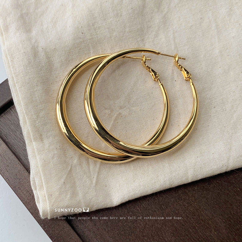 Women's Simple Big Hoop Retro Commuter Cold Earrings