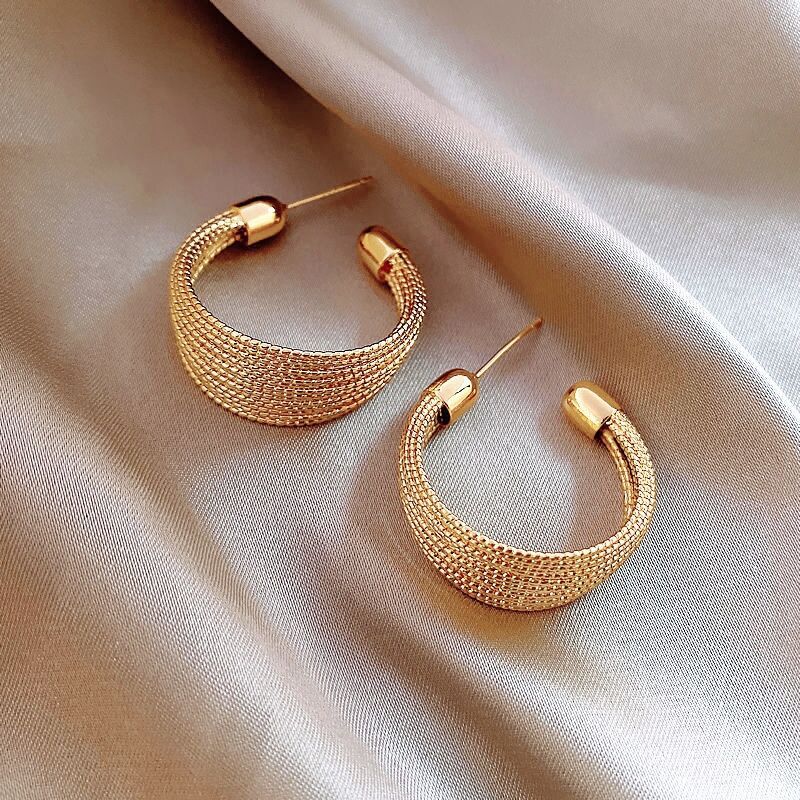 Golden Earclip High-grade Female Temperament Circle Earrings