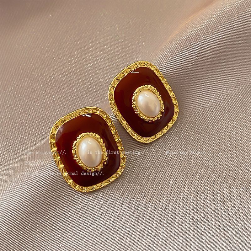 Red Pearl Ear Clip Niche Design Earrings