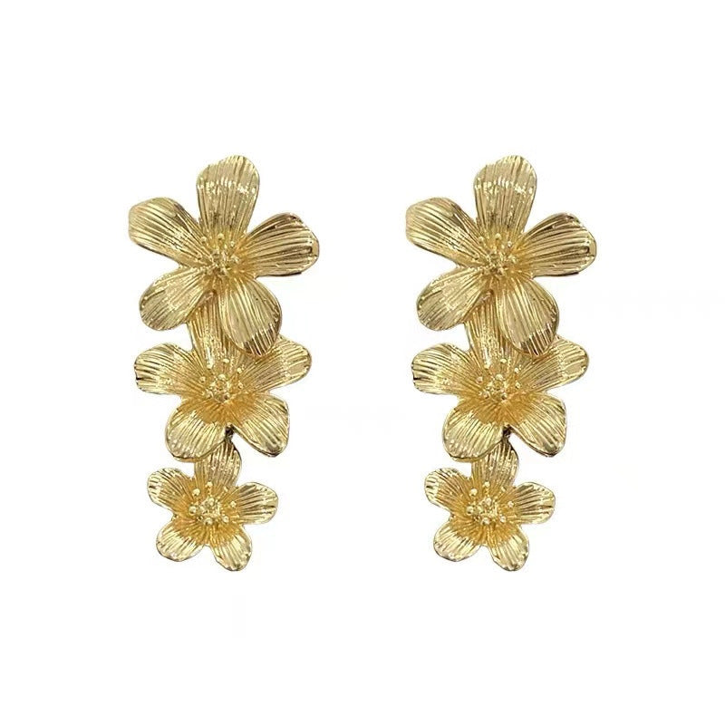 Women's Exaggerated Personalized Elegant Flower Niche Design Earrings