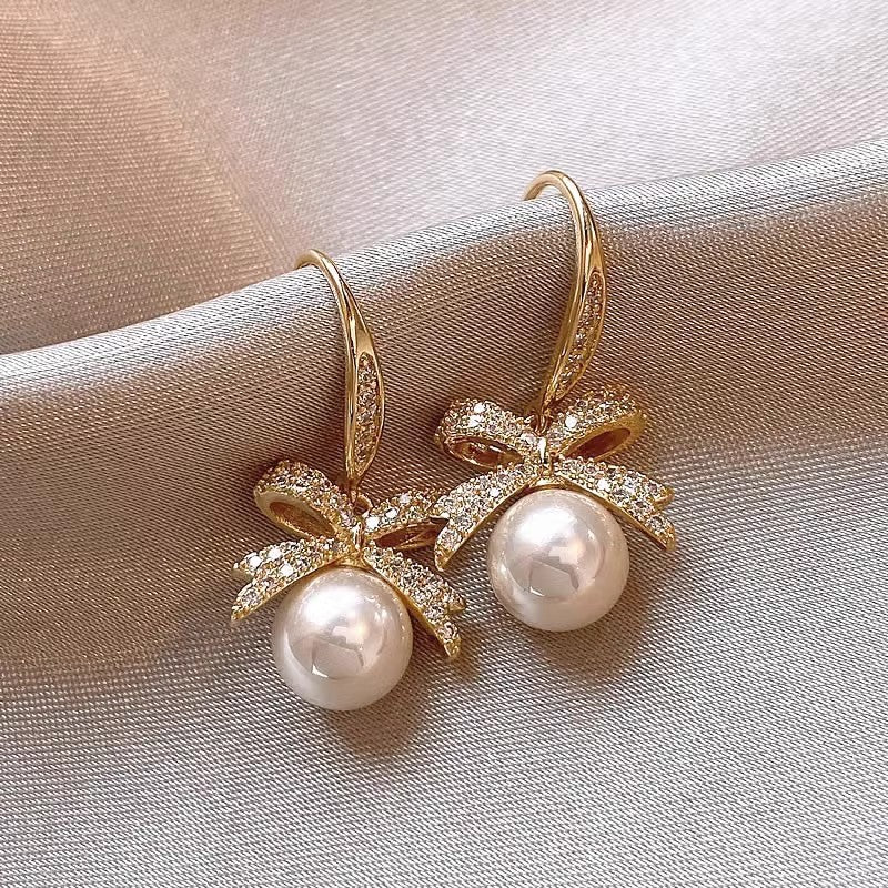 Women's High-grade Zircon Pearl French Minority Retro Earrings