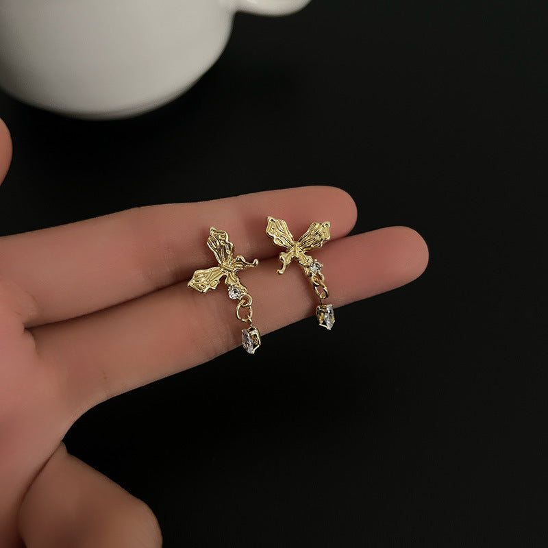 Women's Simple Small Fashionable Design Sier Needle Earrings