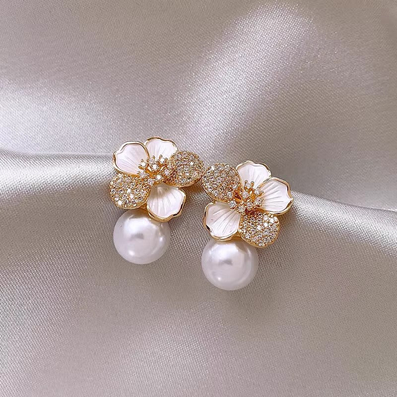 Women's High-grade Zircon Pearl French Minority Retro Earrings