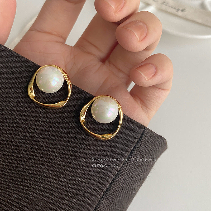 Women's Fresh Sweet Pearl Niche Design Temperament Earrings