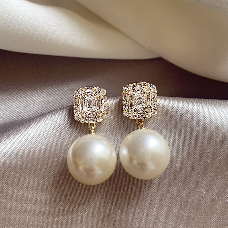 Women's High-grade Zircon Pearl French Minority Retro Earrings