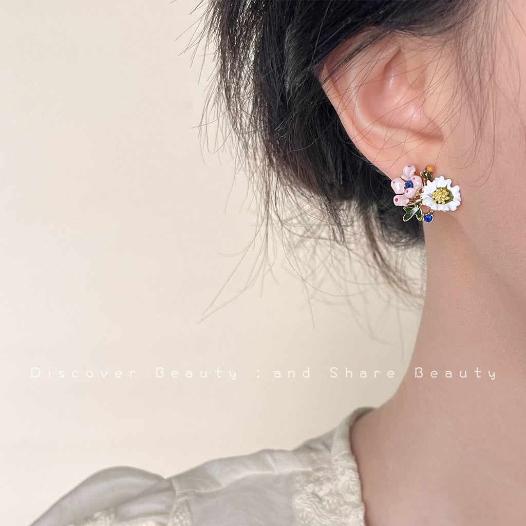 Women's Enamel Glaze Flowers Fresh Sweet Design Sense Earrings