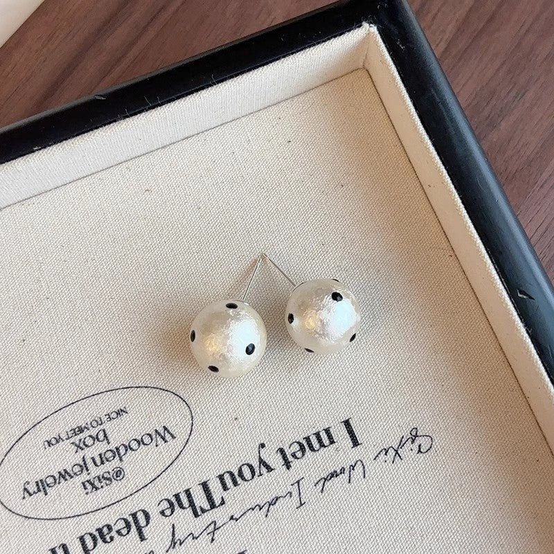 Polka Dot Pearl Female Niche Retro Earrings