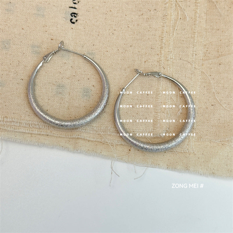 Women's Simple Big Hoop Retro Commuter Cold Earrings